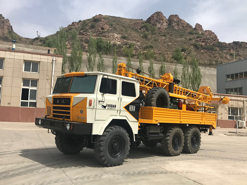 出口型6驅(qū)車載水井鉆機(jī)